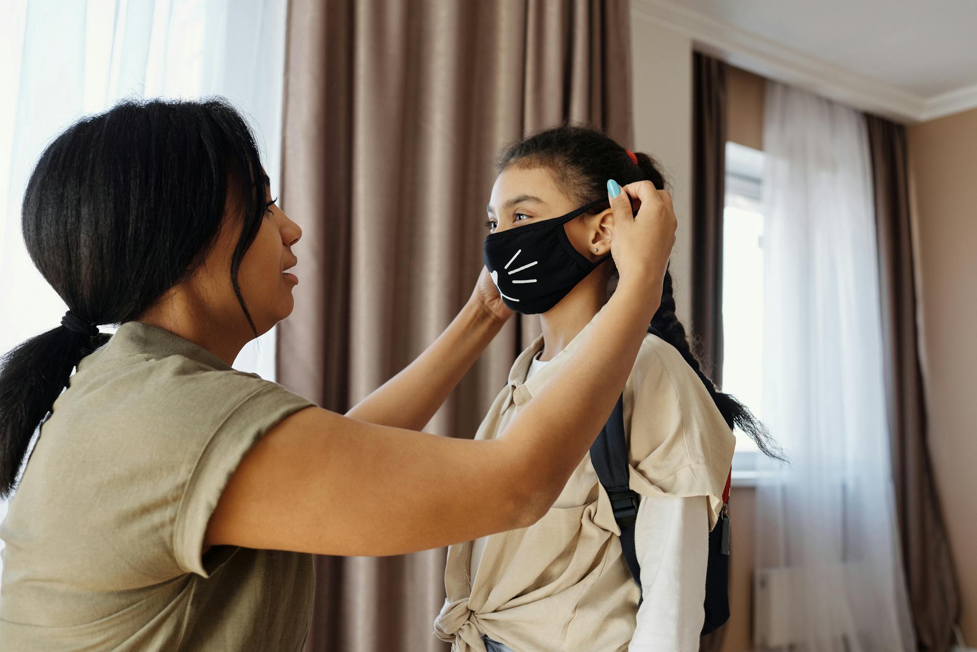 Lý giải nguyên nhân COVID-19 lây lan nhiều trong mùa hè?